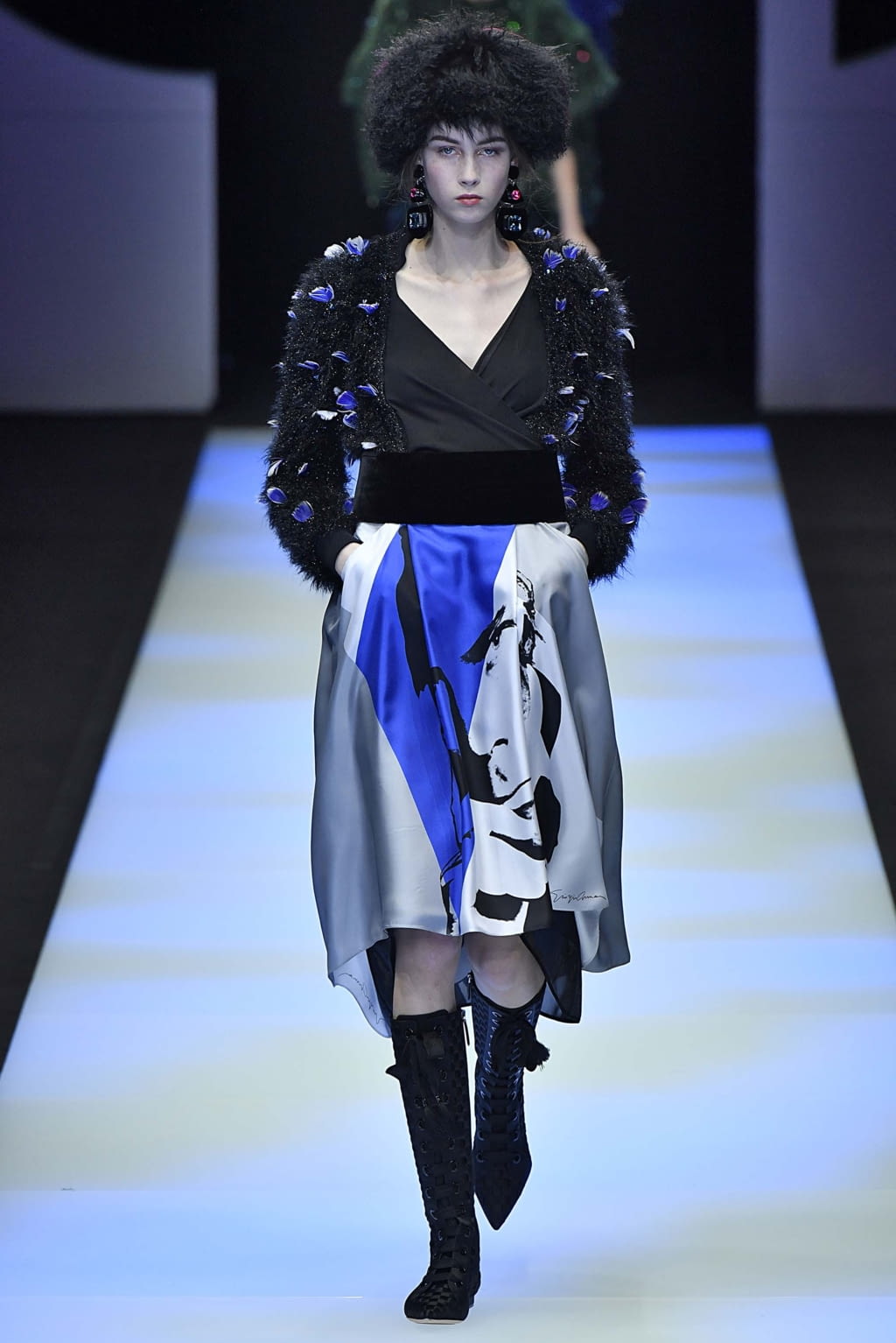 Fashion Week Milan Fall/Winter 2018 look 73 de la collection Giorgio Armani womenswear
