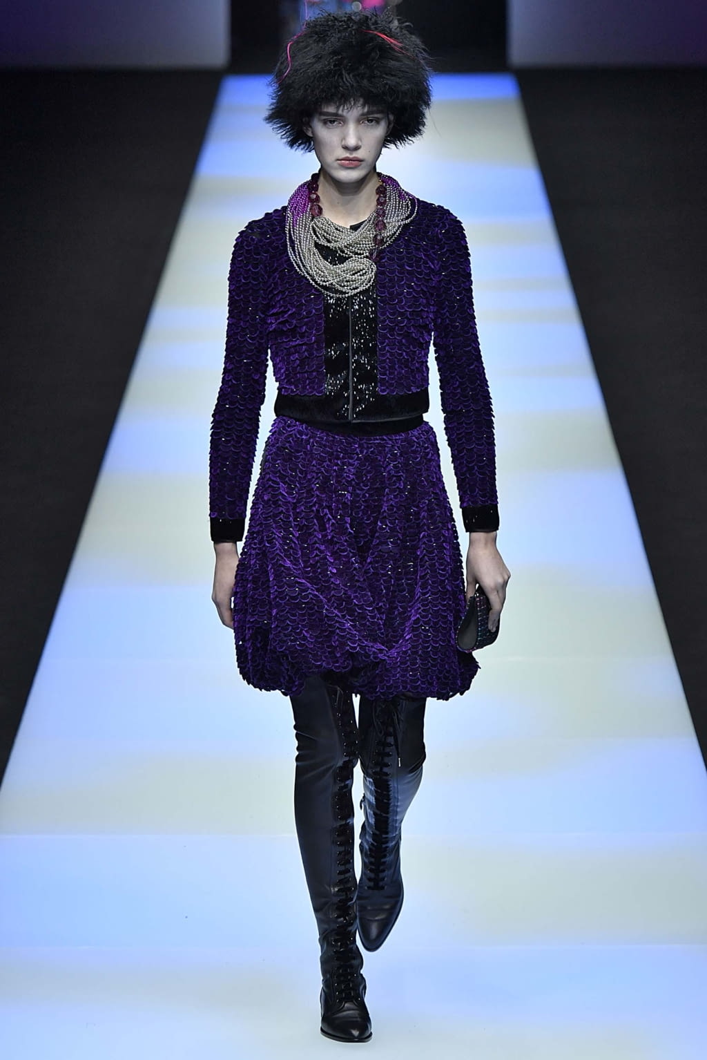 Fashion Week Milan Fall/Winter 2018 look 76 from the Giorgio Armani collection womenswear