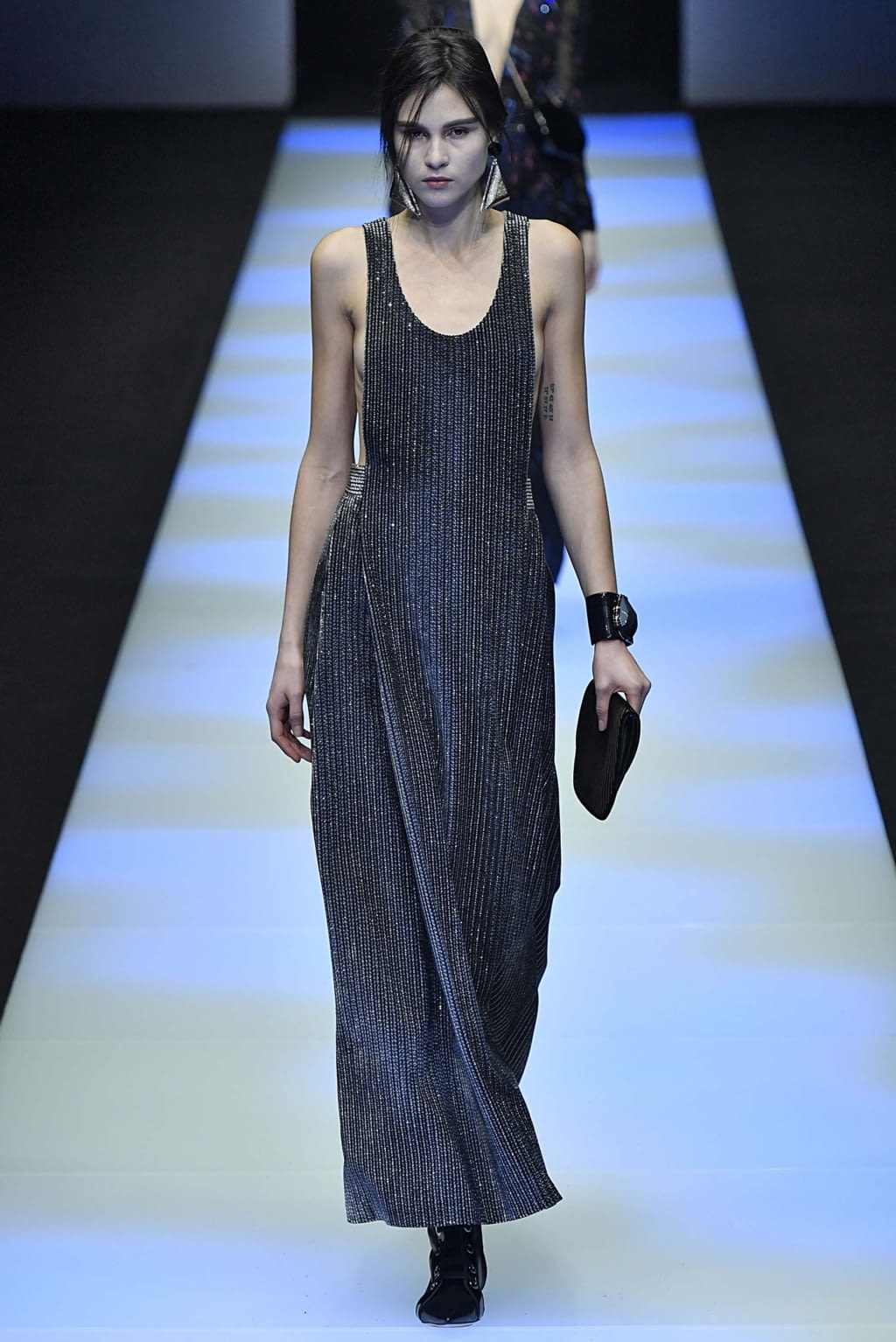 Fashion Week Milan Fall/Winter 2018 look 93 from the Giorgio Armani collection womenswear