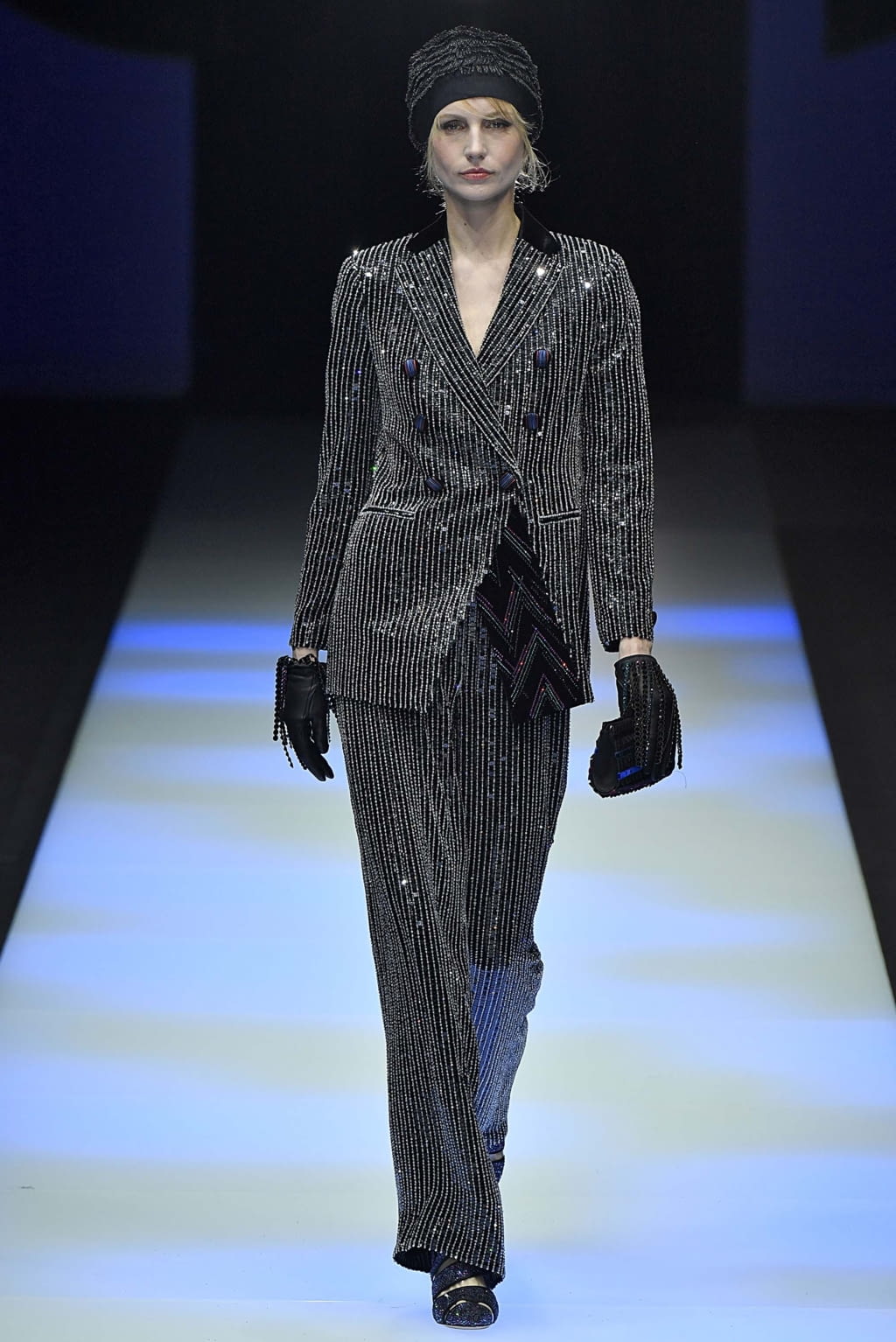 Fashion Week Milan Fall/Winter 2018 look 96 from the Giorgio Armani collection 女装