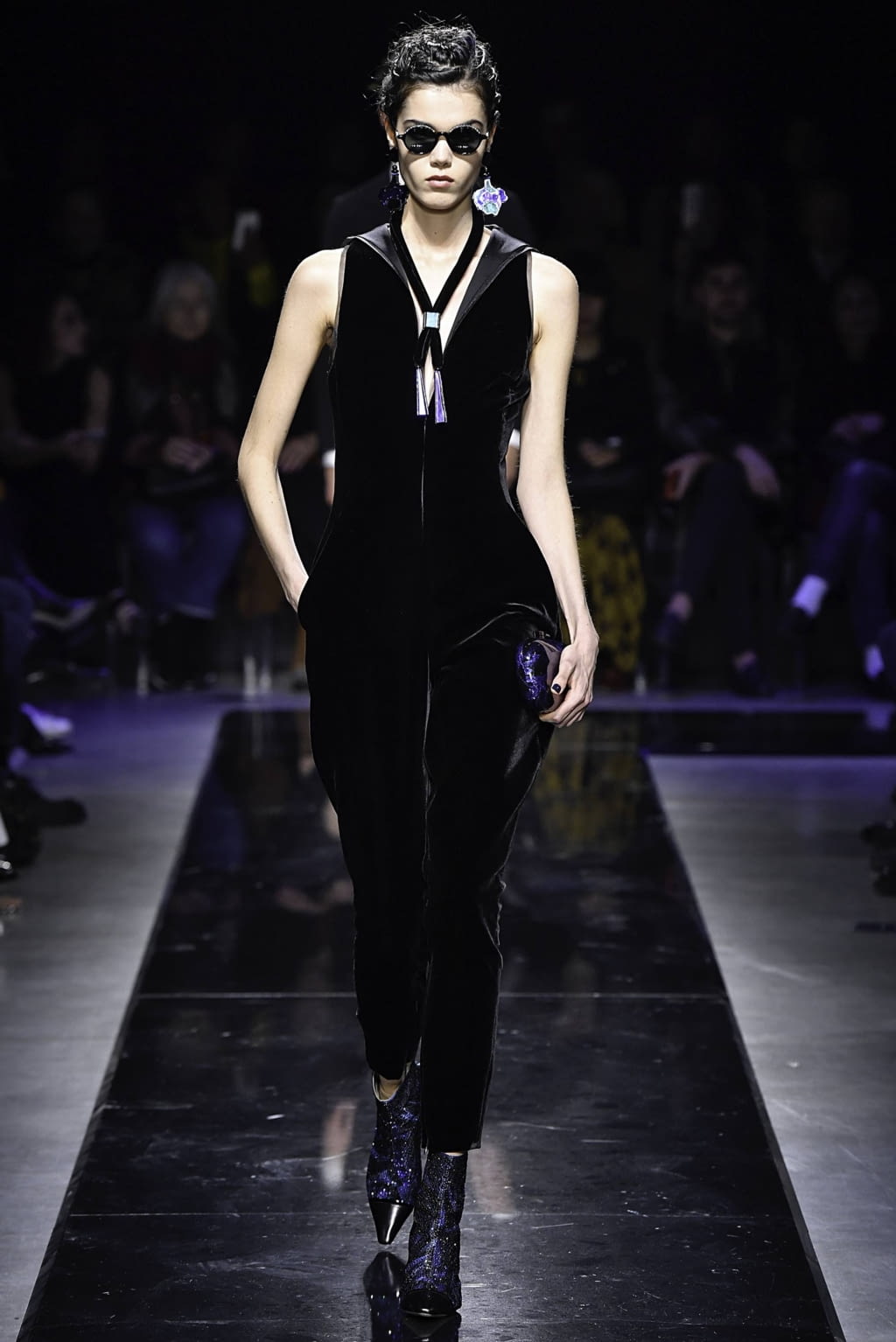 Fashion Week Milan Fall/Winter 2019 look 71 from the Giorgio Armani collection womenswear