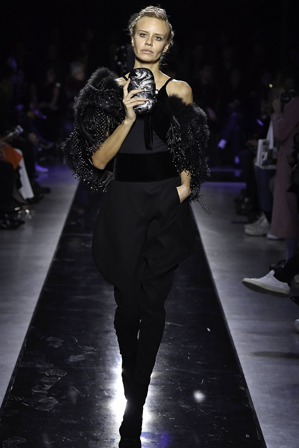 Fashion Week Milan Fall/Winter 2019 look 95 de la collection Giorgio Armani womenswear