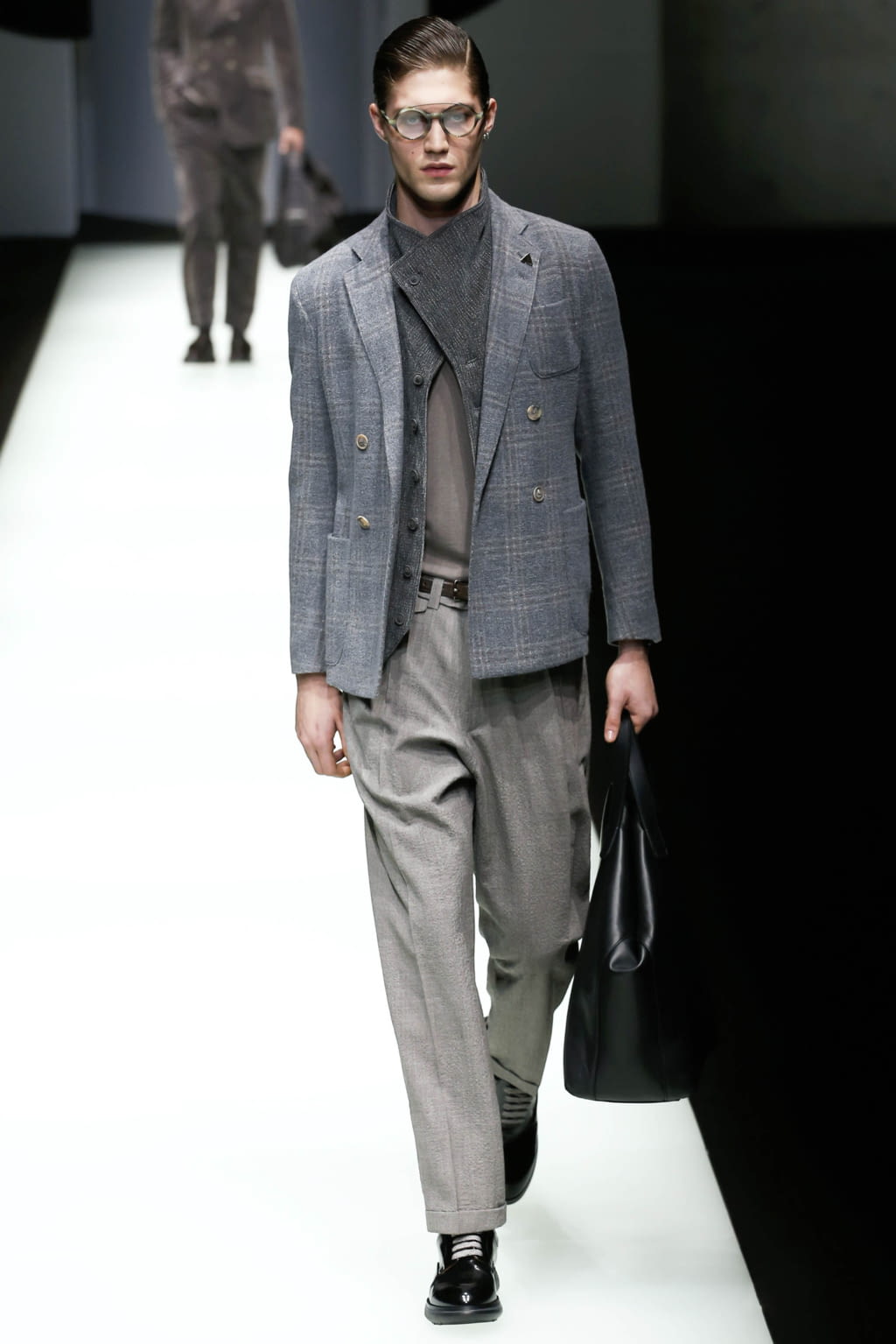 Fashion Week Milan Fall/Winter 2018 look 8 de la collection Giorgio Armani menswear