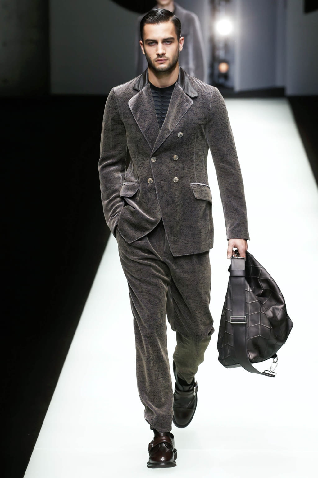 Fashion Week Milan Fall/Winter 2018 look 9 de la collection Giorgio Armani menswear