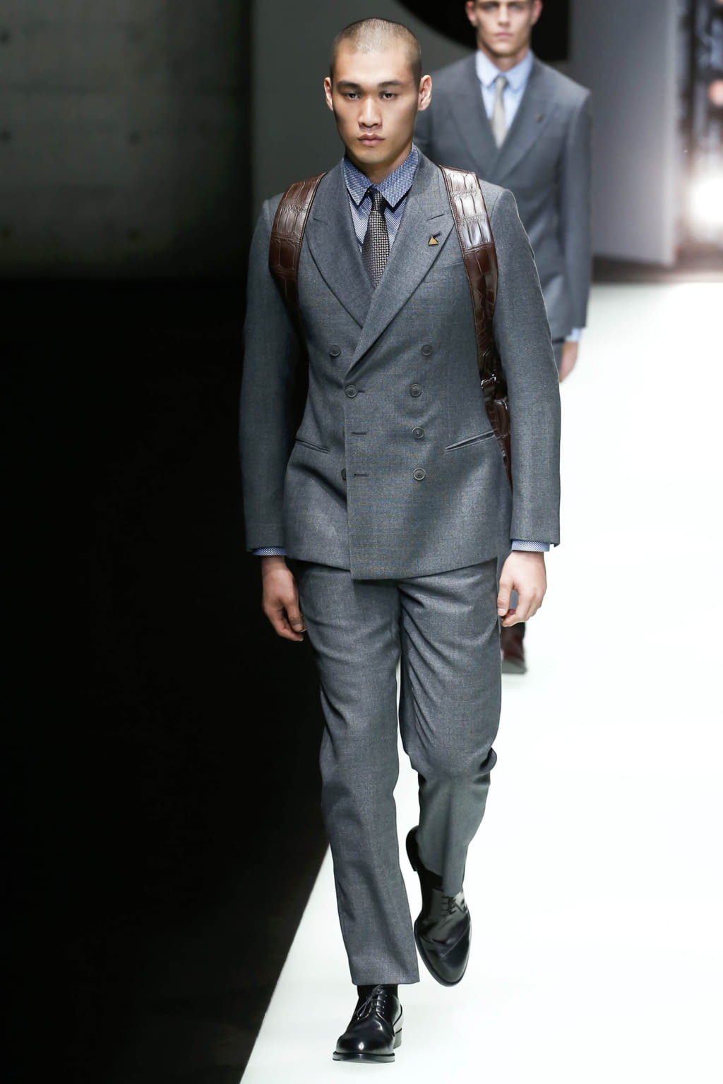 Fashion Week Milan Fall/Winter 2018 look 19 de la collection Giorgio Armani menswear