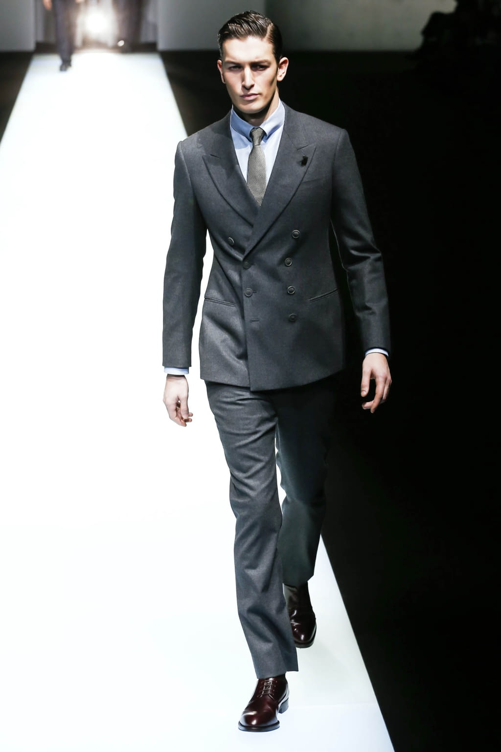 Fashion Week Milan Fall/Winter 2018 look 22 de la collection Giorgio Armani menswear