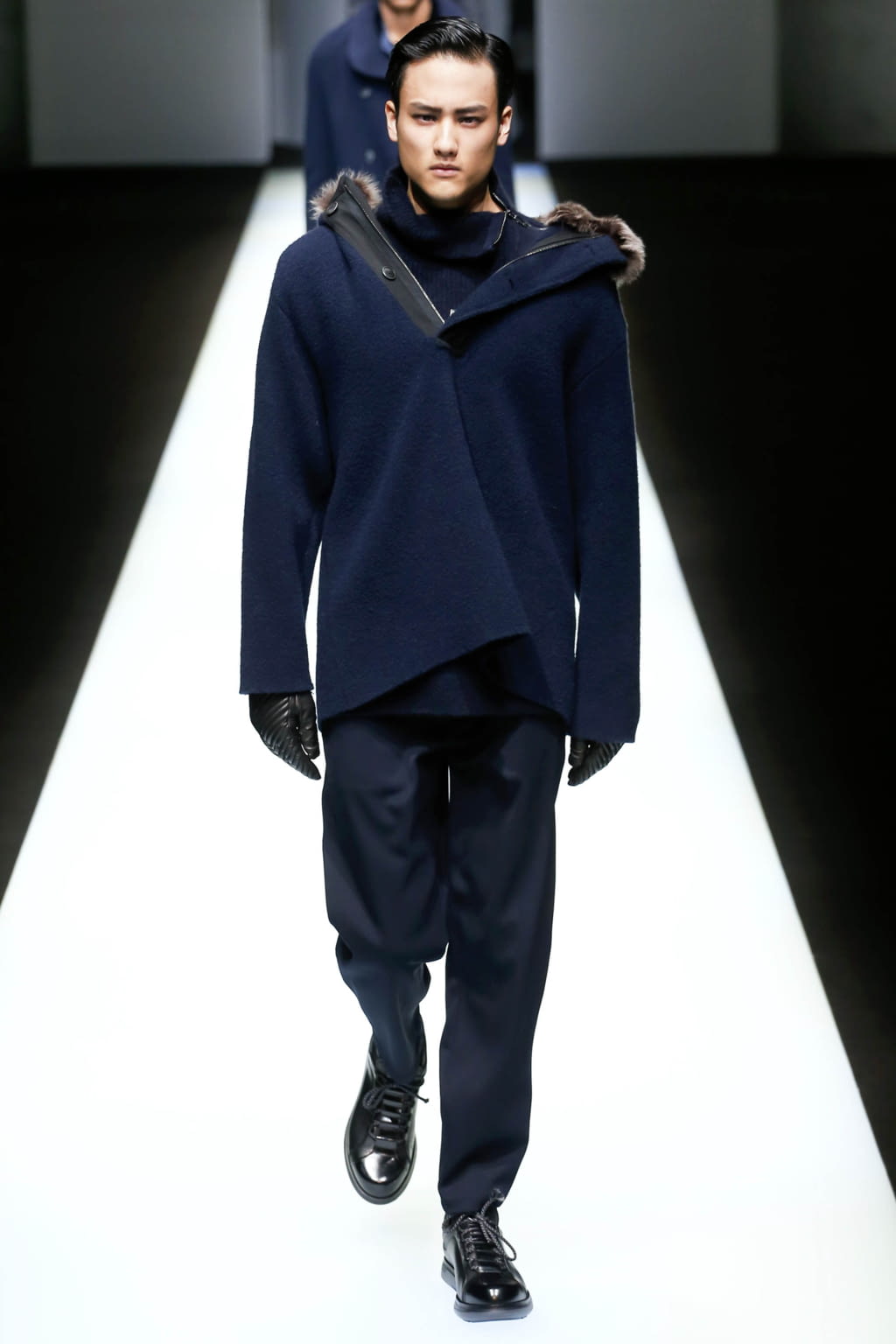 Fashion Week Milan Fall/Winter 2018 look 30 de la collection Giorgio Armani menswear