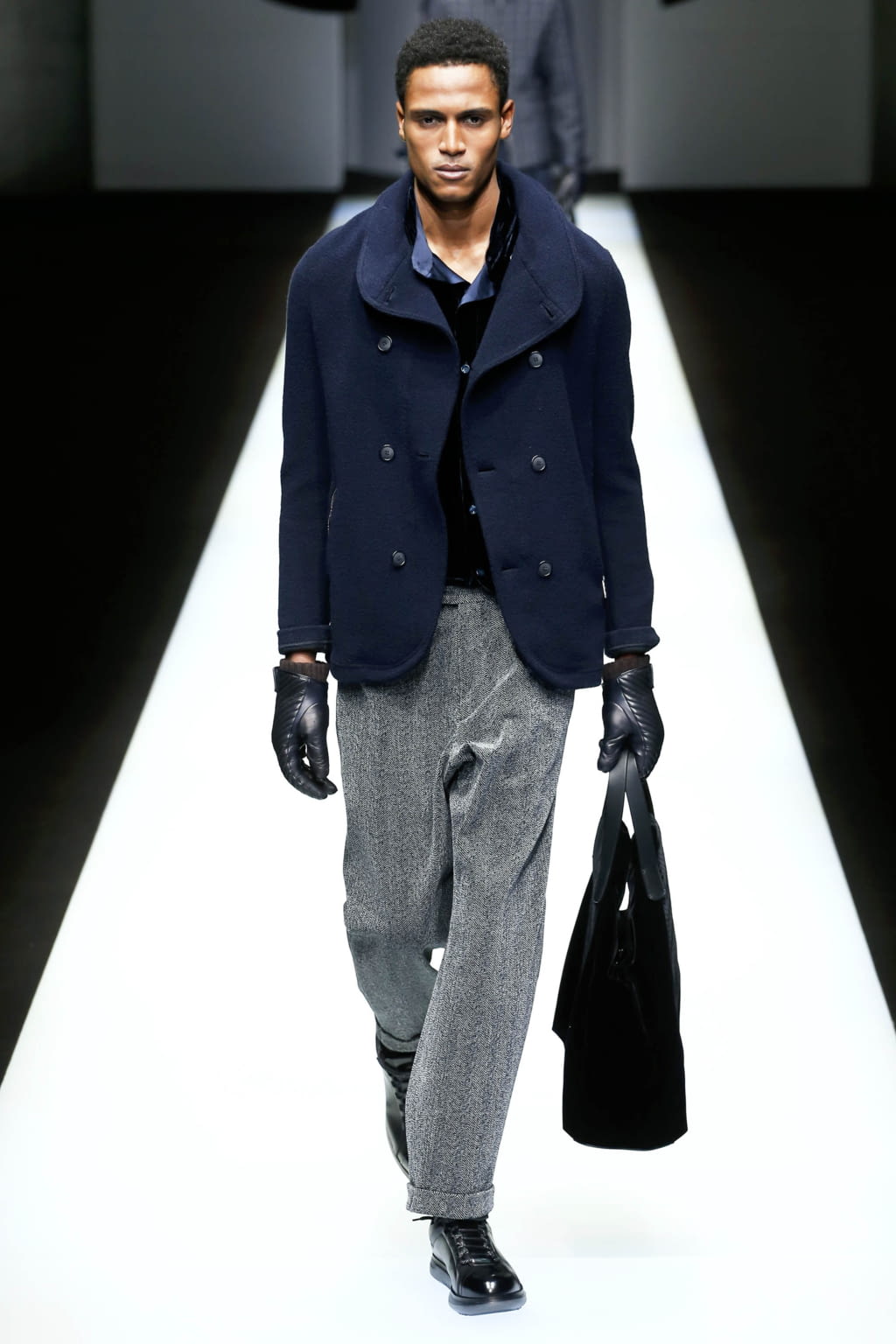 Fashion Week Milan Fall/Winter 2018 look 31 from the Giorgio Armani collection menswear