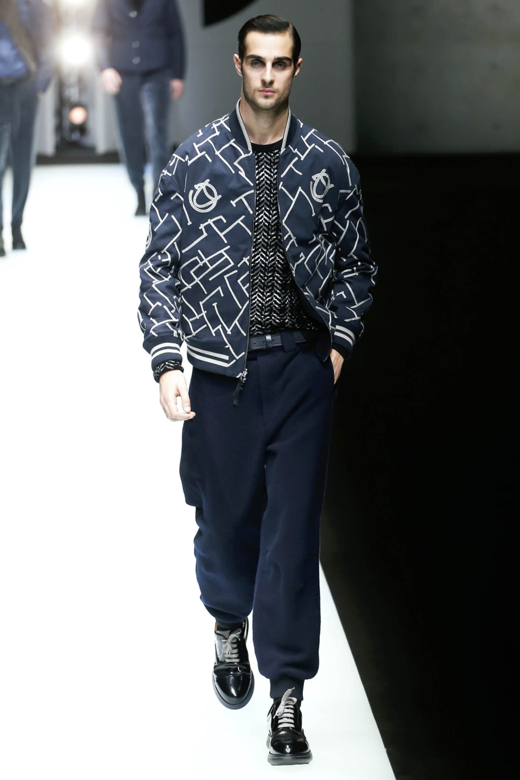 Fashion Week Milan Fall/Winter 2018 look 35 de la collection Giorgio Armani menswear