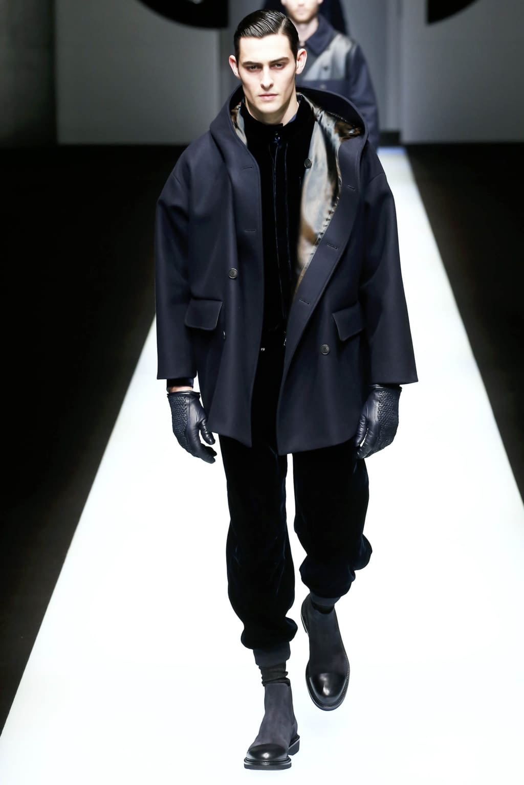 Fashion Week Milan Fall/Winter 2018 look 40 from the Giorgio Armani collection menswear