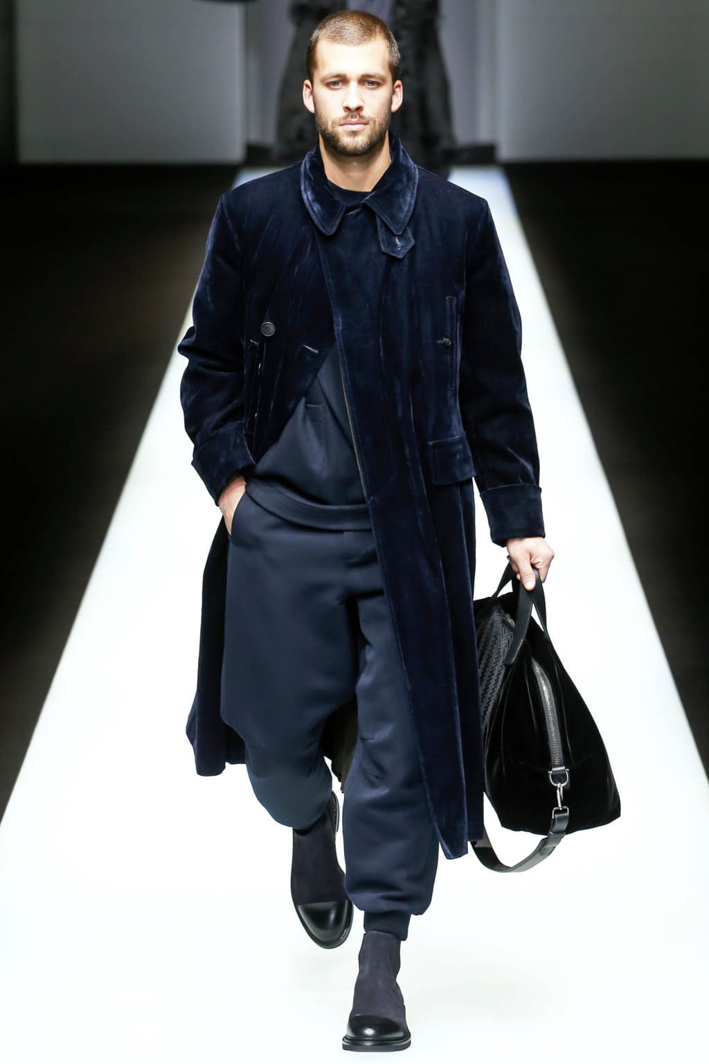 Fashion Week Milan Fall/Winter 2018 look 42 de la collection Giorgio Armani menswear
