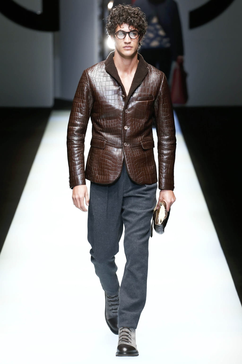 Fashion Week Milan Fall/Winter 2018 look 61 from the Giorgio Armani collection menswear