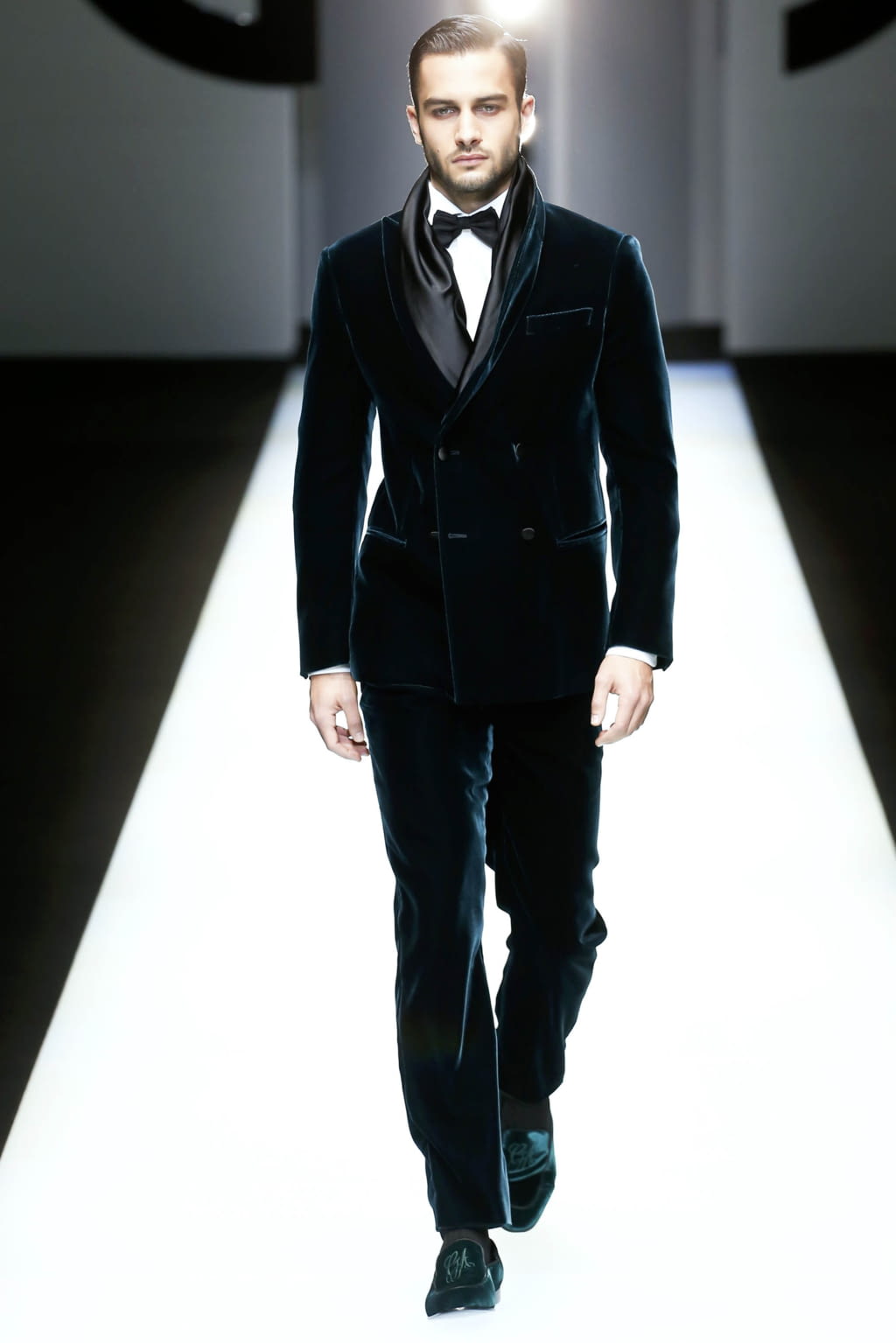 Fashion Week Milan Fall/Winter 2018 look 93 from the Giorgio Armani collection menswear