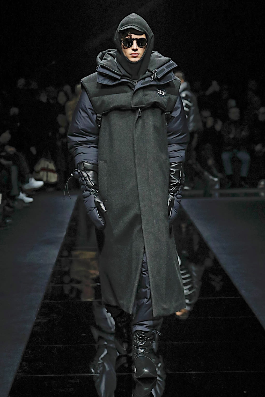 Fashion Week Milan Fall/Winter 2020 look 8 de la collection Giorgio Armani menswear