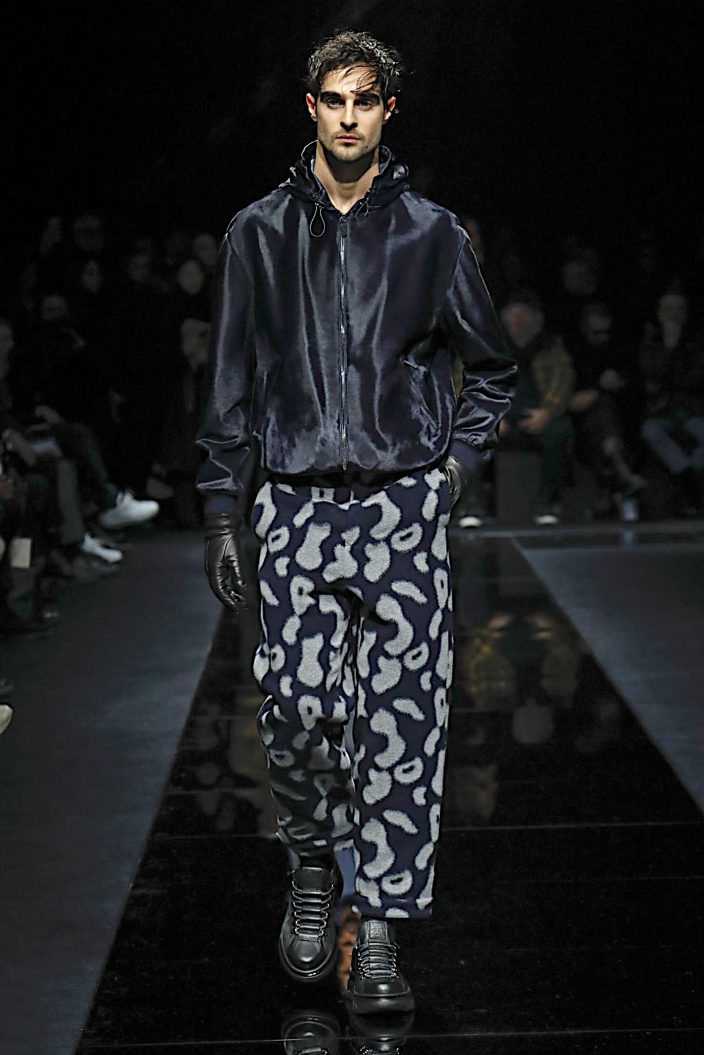 Fashion Week Milan Fall/Winter 2020 look 53 from the Giorgio Armani collection menswear