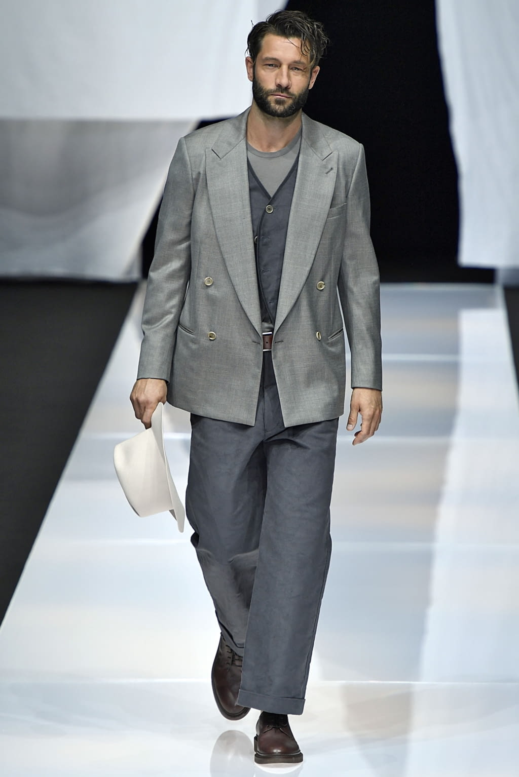Fashion Week Milan Spring/Summer 2019 look 5 de la collection Giorgio Armani menswear