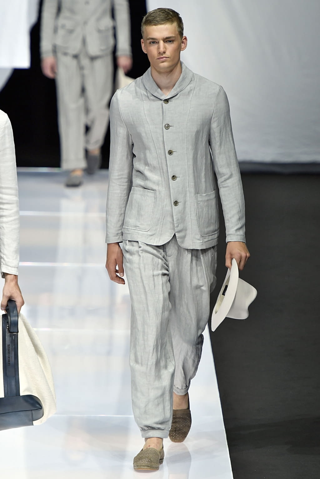 Fashion Week Milan Spring/Summer 2019 look 37 from the Giorgio Armani collection 男装