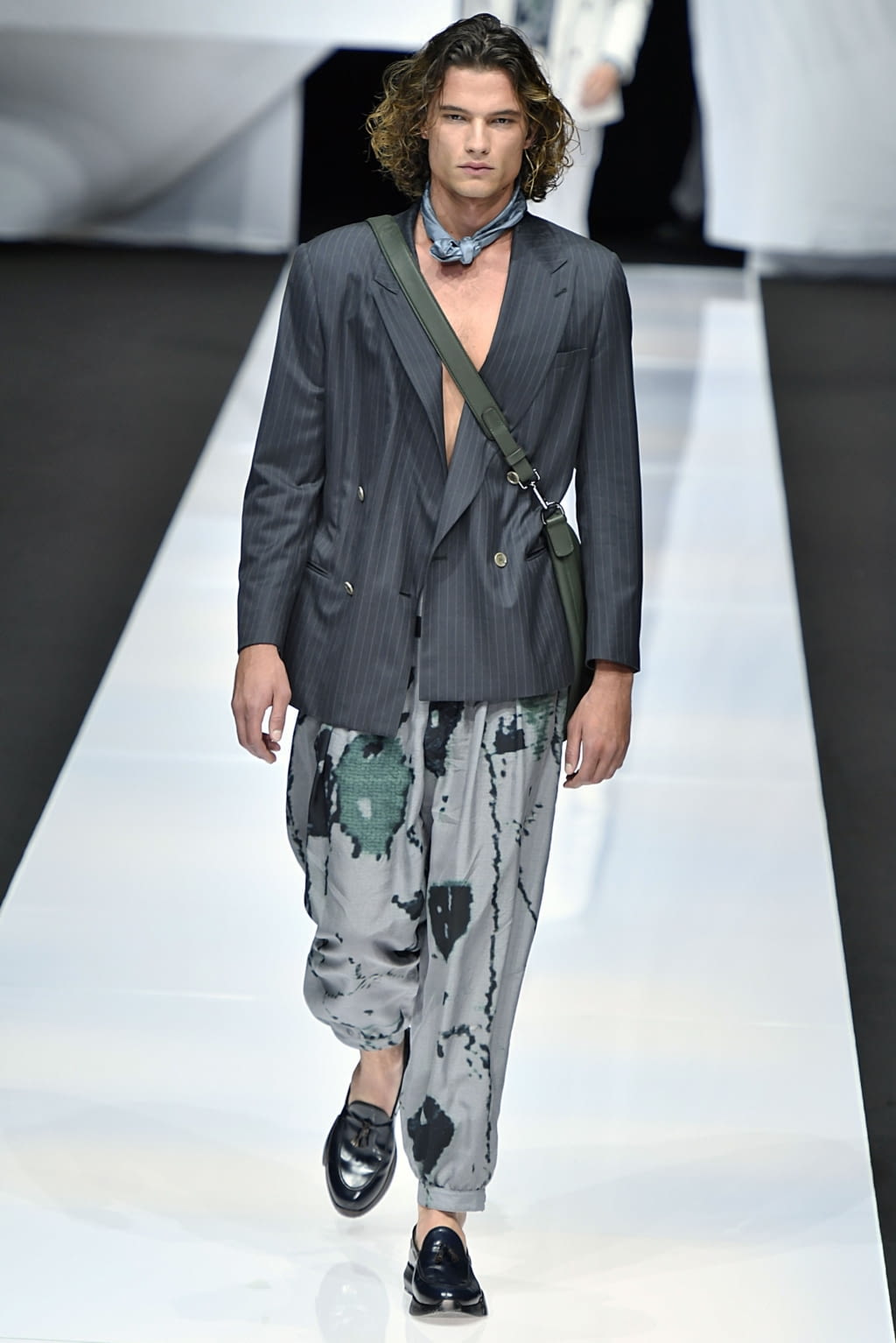 Fashion Week Milan Spring/Summer 2019 look 47 from the Giorgio Armani collection 男装