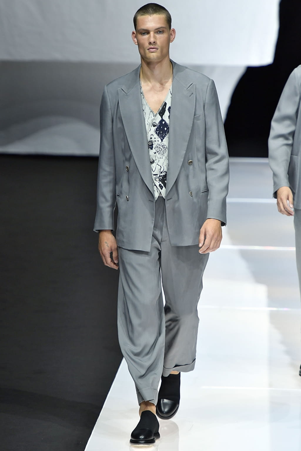 Fashion Week Milan Spring/Summer 2019 look 66 de la collection Giorgio Armani menswear
