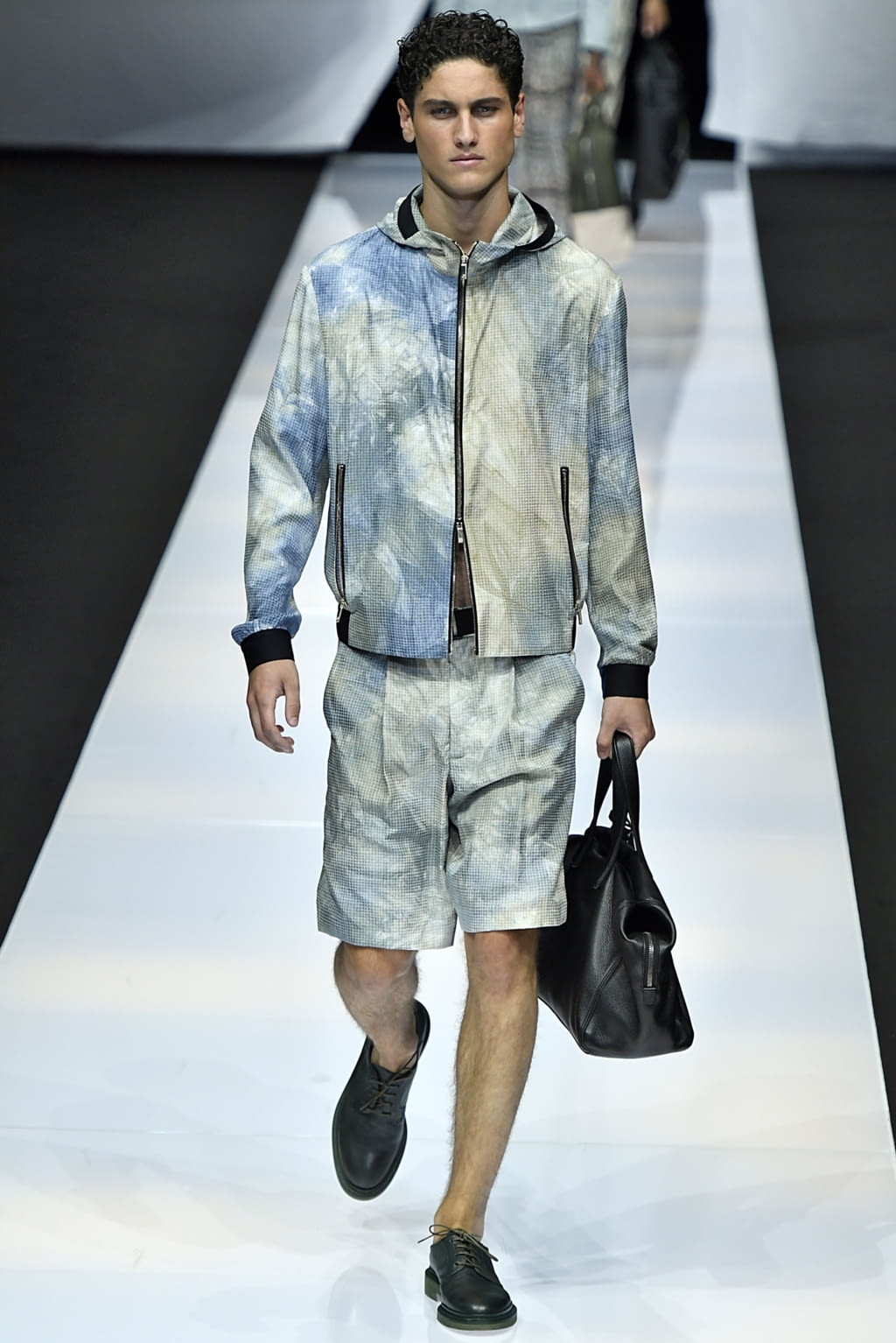 Fashion Week Milan Spring/Summer 2019 look 76 from the Giorgio Armani collection 男装