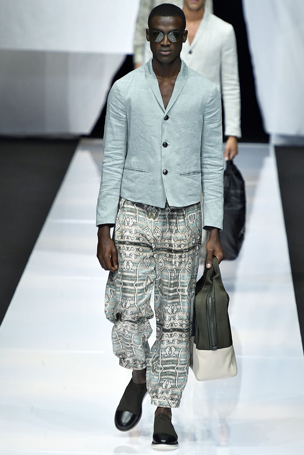 Fashion Week Milan Spring/Summer 2019 look 77 from the Giorgio Armani collection menswear