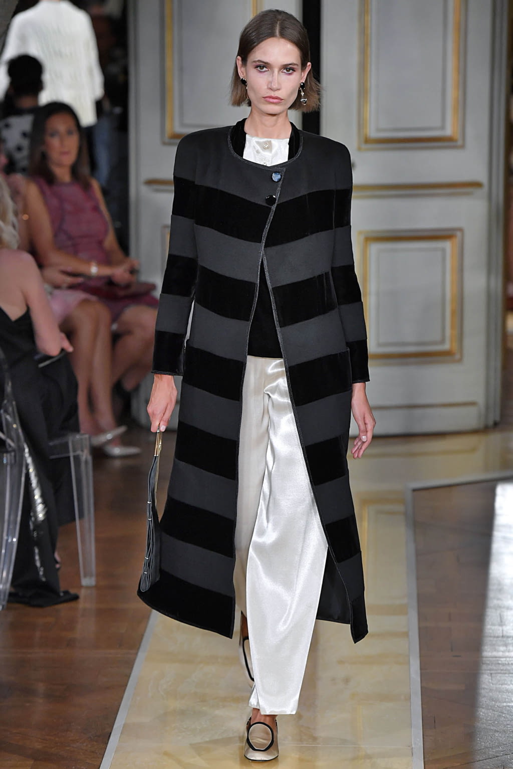 Giorgio Armani Privé F/W 18 couture #24 - Tagwalk: The Fashion Search ...