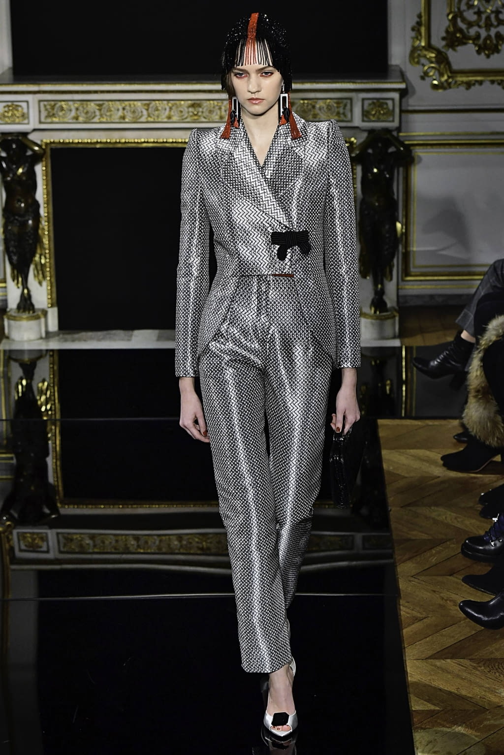Fashion Week Paris Spring/Summer 2019 look 1 from the Giorgio Armani Privé collection couture