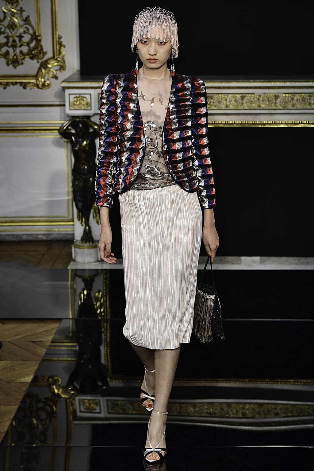 Fashion Week Paris Spring/Summer 2019 look 6 from the Giorgio Armani Privé collection couture