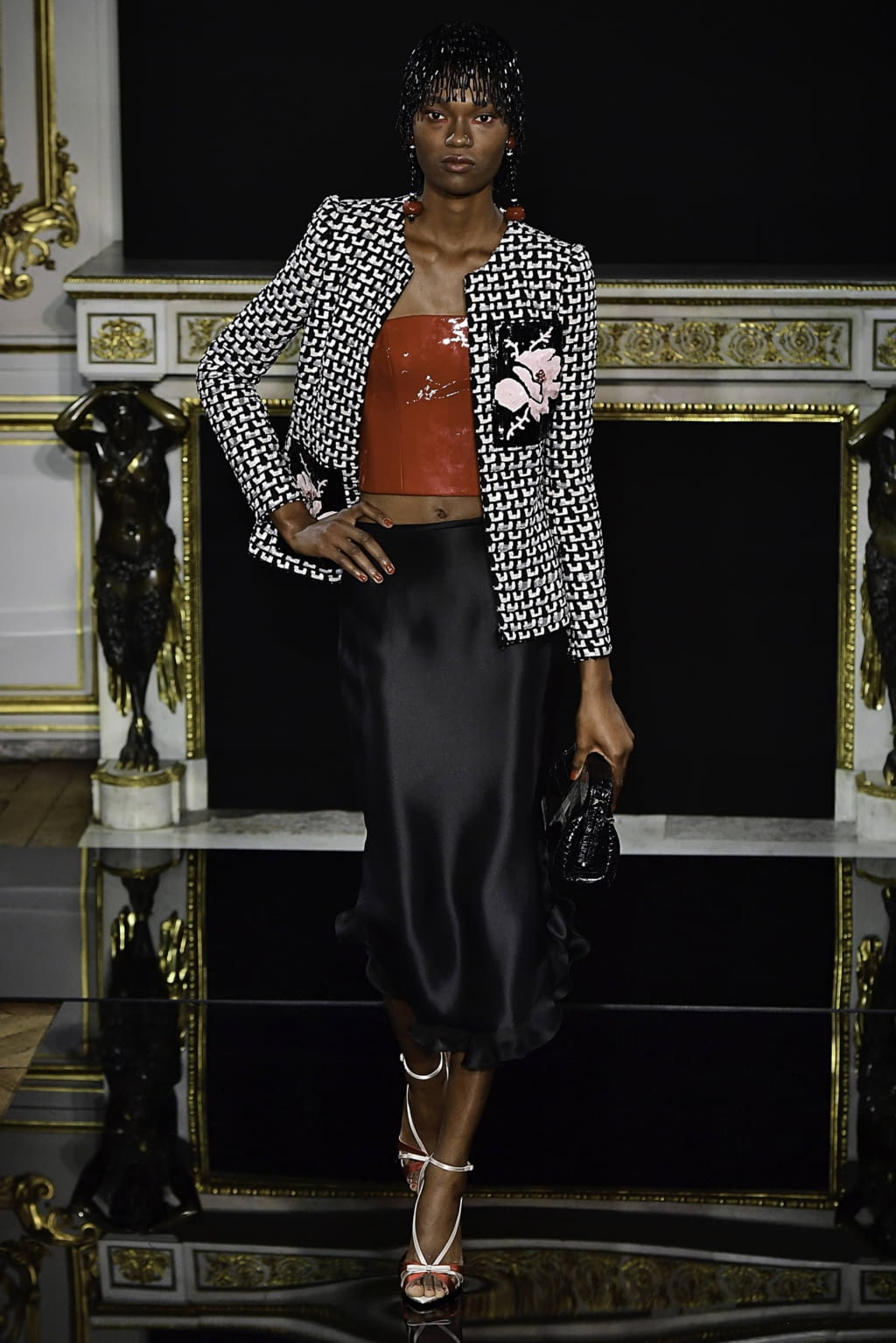 Fashion Week Paris Spring/Summer 2019 look 9 from the Giorgio Armani Privé collection couture
