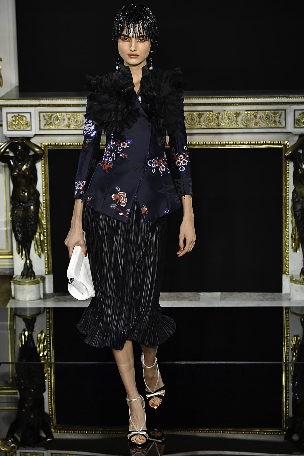 Fashion Week Paris Spring/Summer 2019 look 12 from the Giorgio Armani Privé collection couture