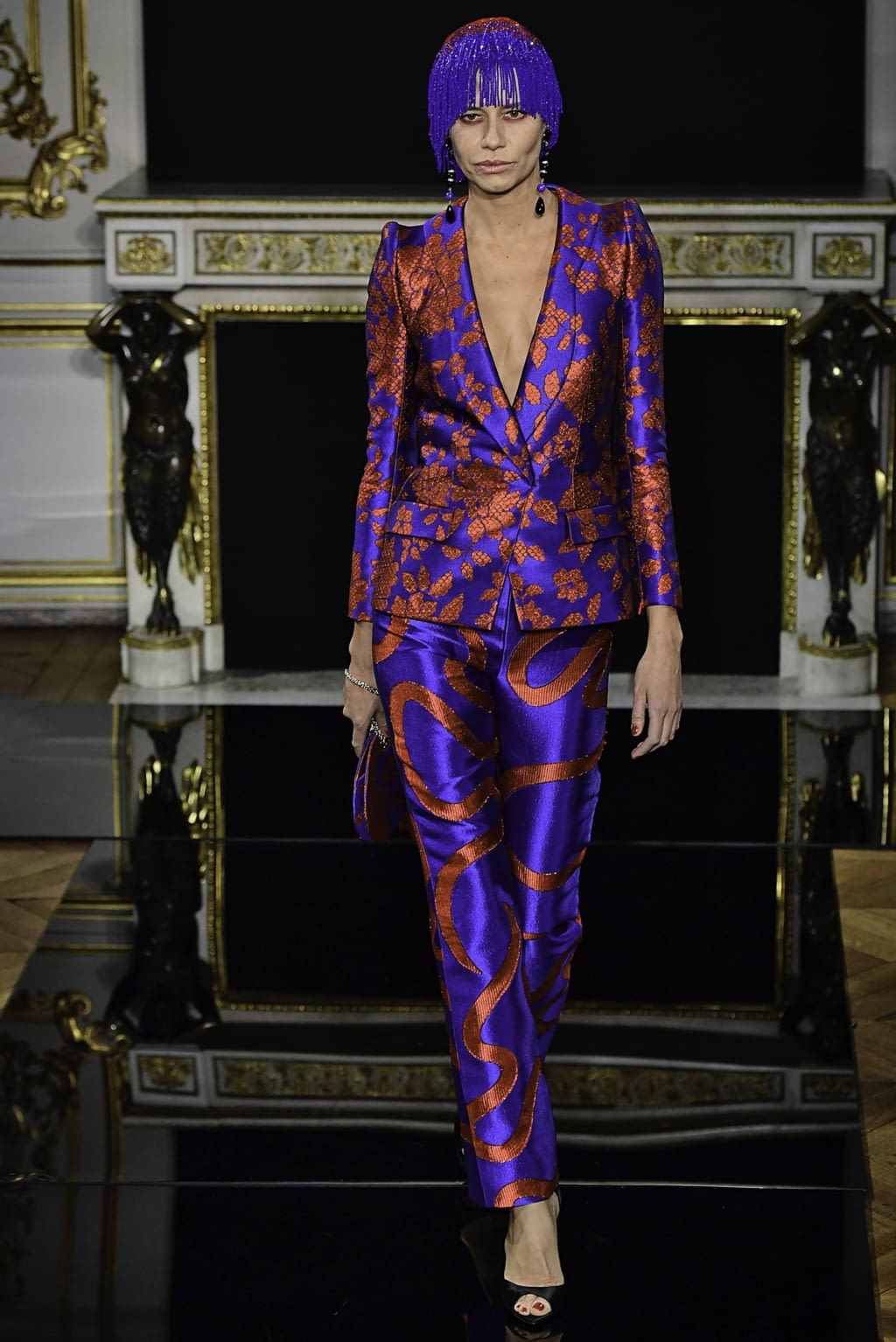 Fashion Week Paris Spring/Summer 2019 look 17 from the Giorgio Armani Privé collection couture