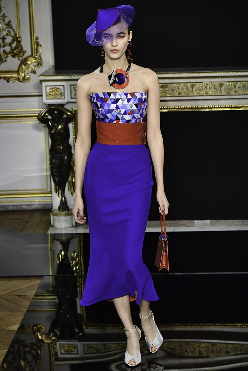 Fashion Week Paris Spring/Summer 2019 look 56 from the Giorgio Armani Privé collection couture