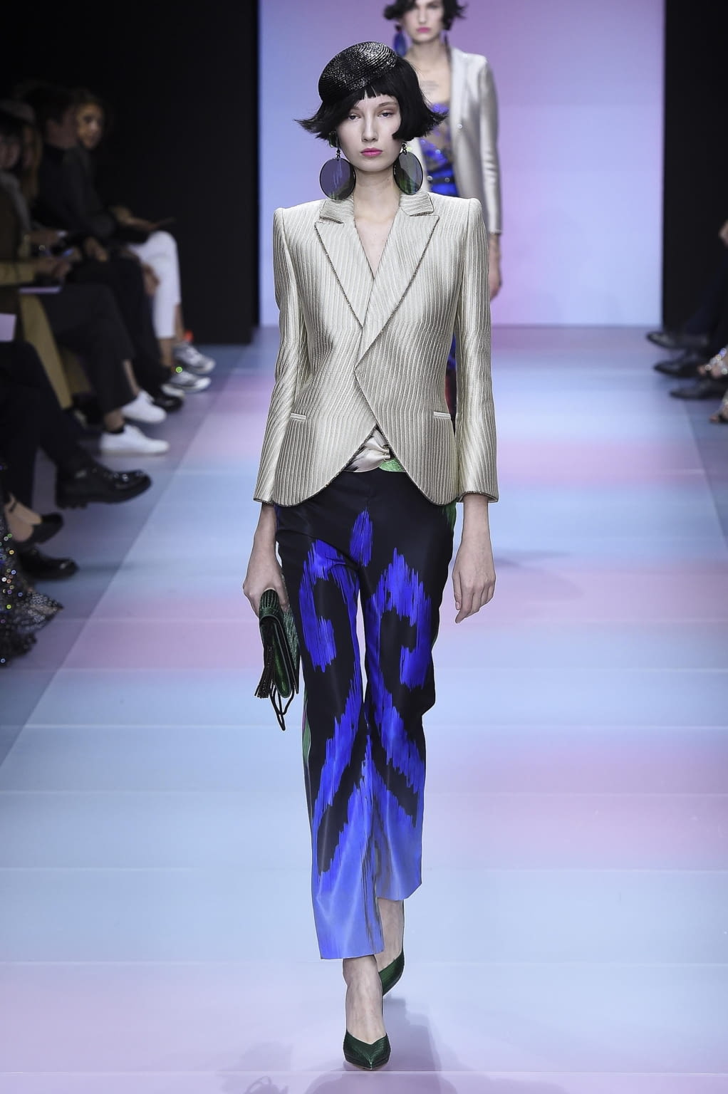 Fashion Week Paris Spring/Summer 2020 look 1 de la collection Giorgio Armani Privé couture