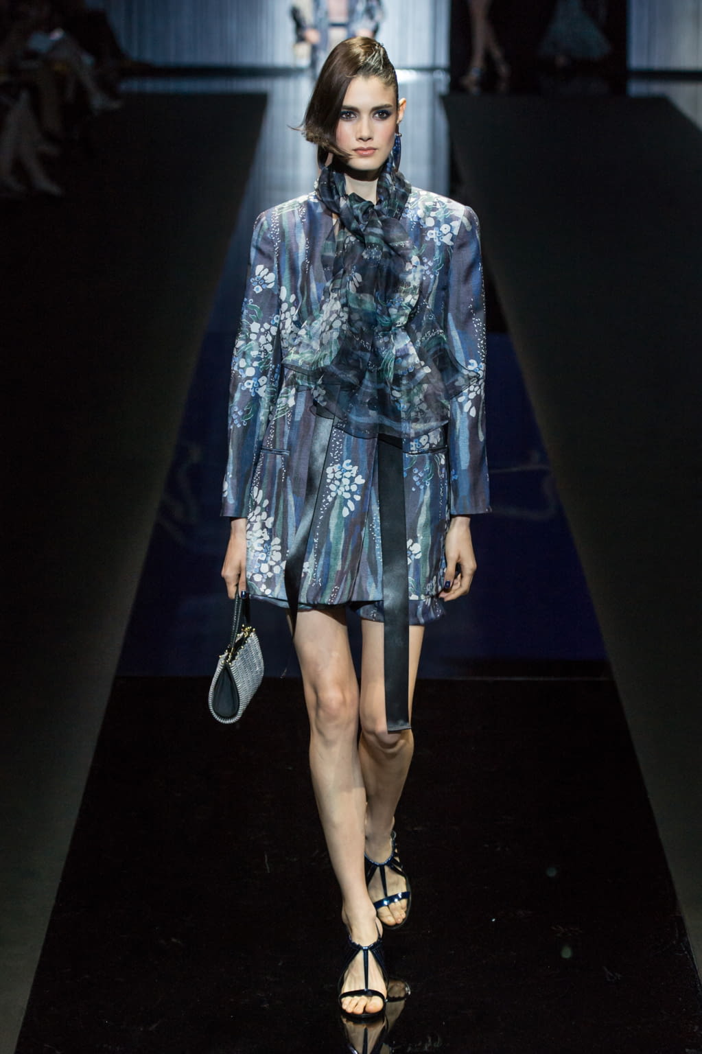 Fashion Week Milan Spring/Summer 2017 look 14 from the Giorgio Armani collection womenswear