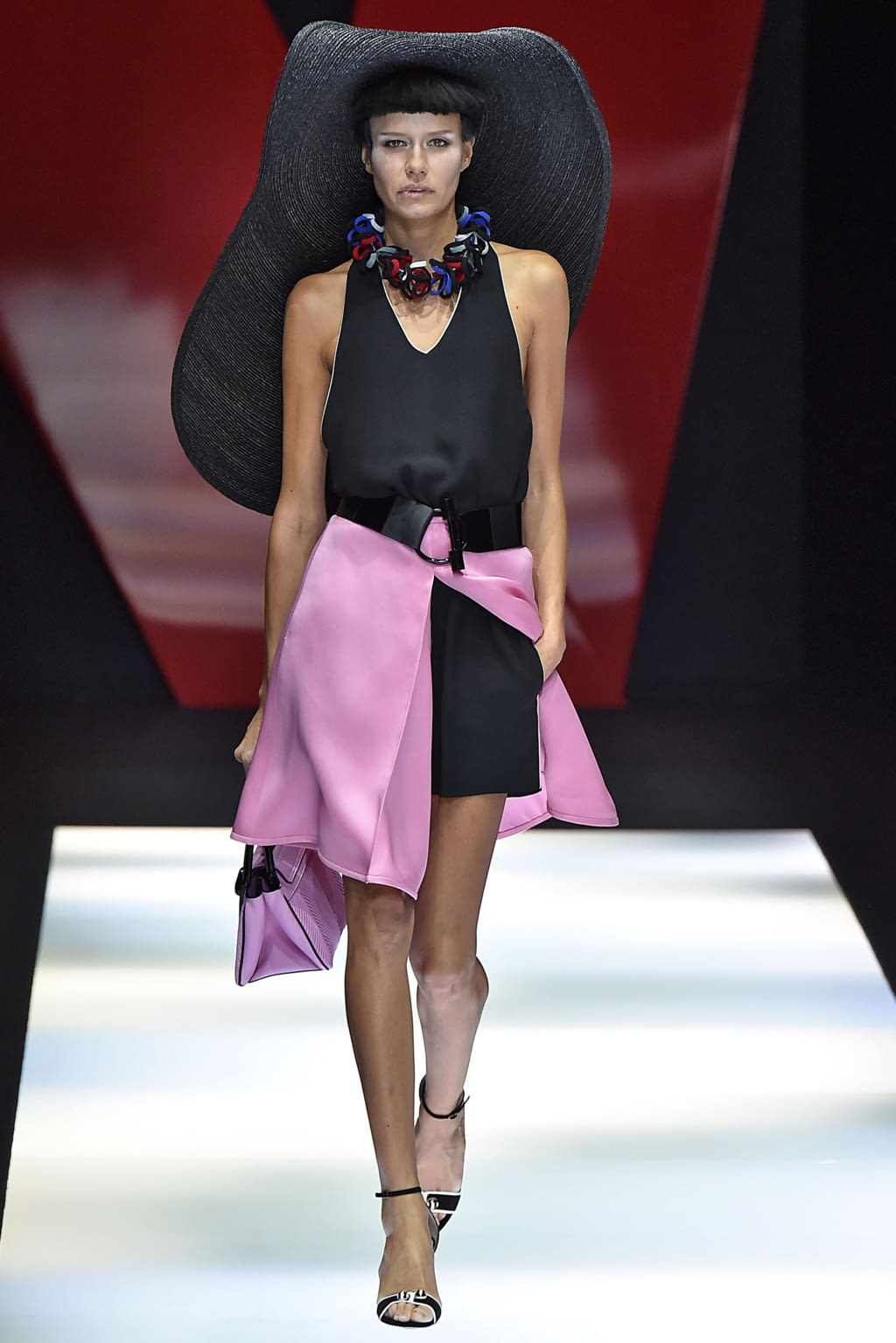 Fashion Week Milan Spring/Summer 2018 look 19 de la collection Giorgio Armani womenswear