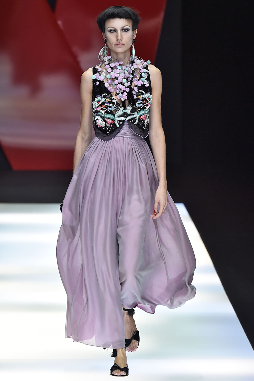 Fashion Week Milan Spring/Summer 2018 look 76 from the Giorgio Armani collection 女装