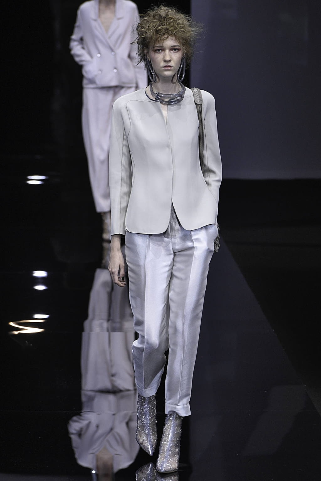Fashion Week Milan Spring/Summer 2019 look 6 from the Giorgio Armani collection womenswear