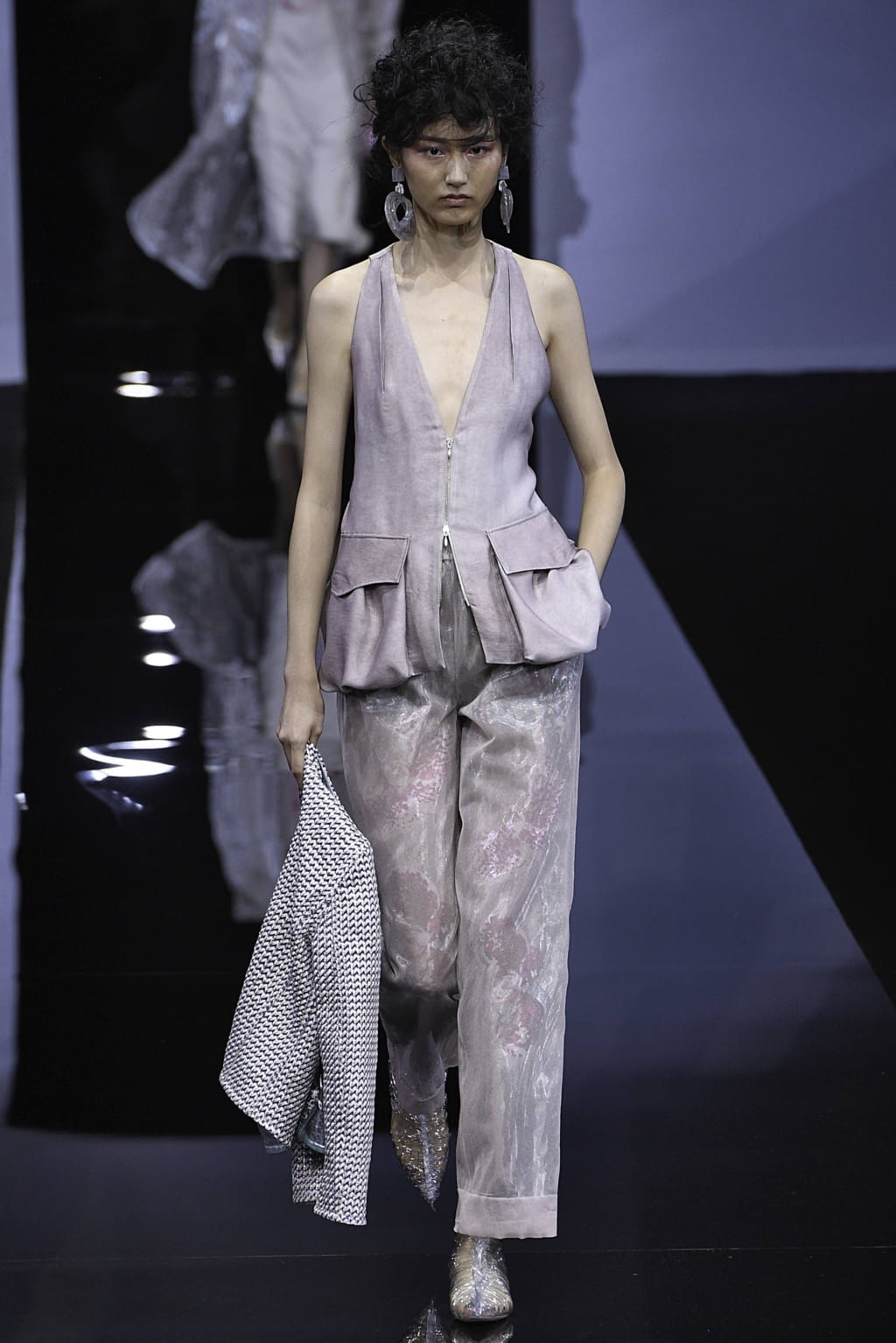 Fashion Week Milan Spring/Summer 2019 look 8 from the Giorgio Armani collection 女装