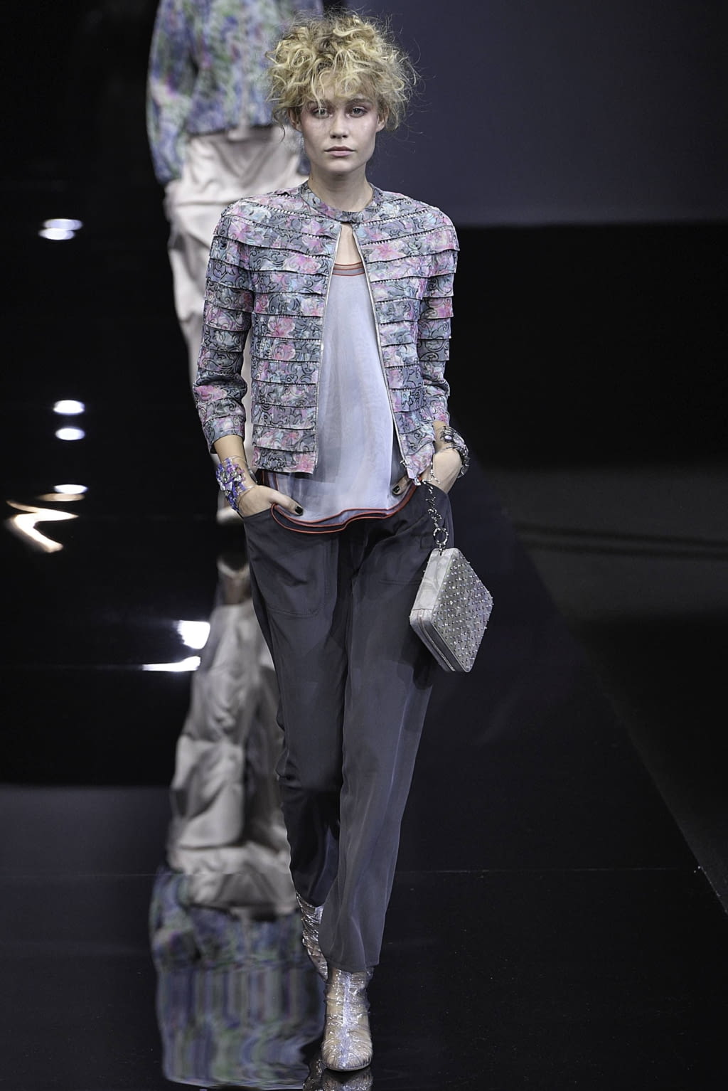 Fashion Week Milan Spring/Summer 2019 look 15 from the Giorgio Armani collection womenswear