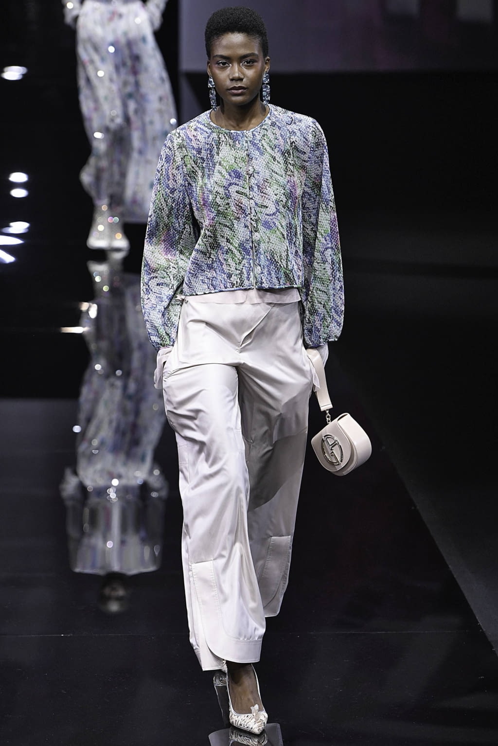 Fashion Week Milan Spring/Summer 2019 look 16 from the Giorgio Armani collection womenswear