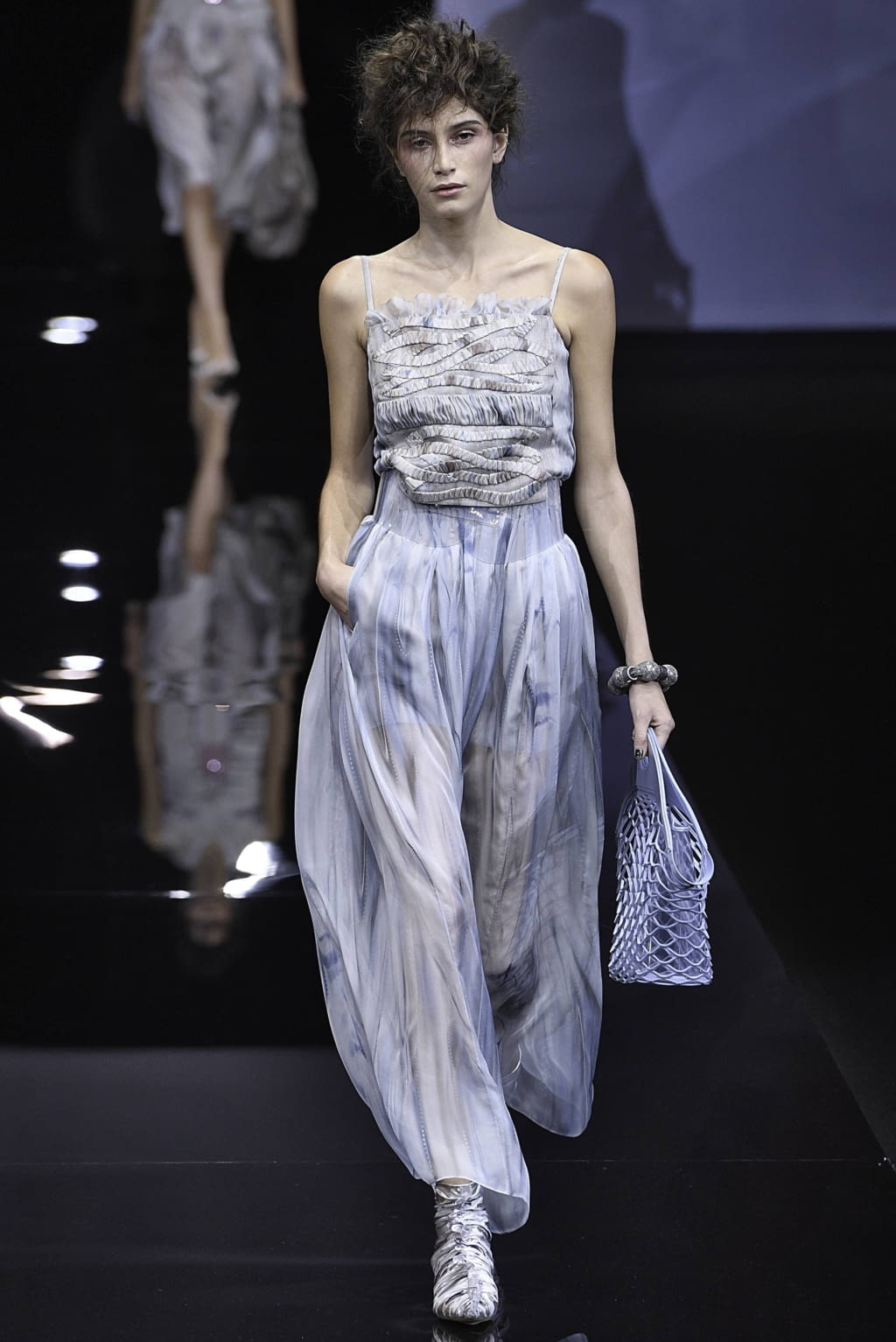 Fashion Week Milan Spring/Summer 2019 look 18 from the Giorgio Armani collection womenswear