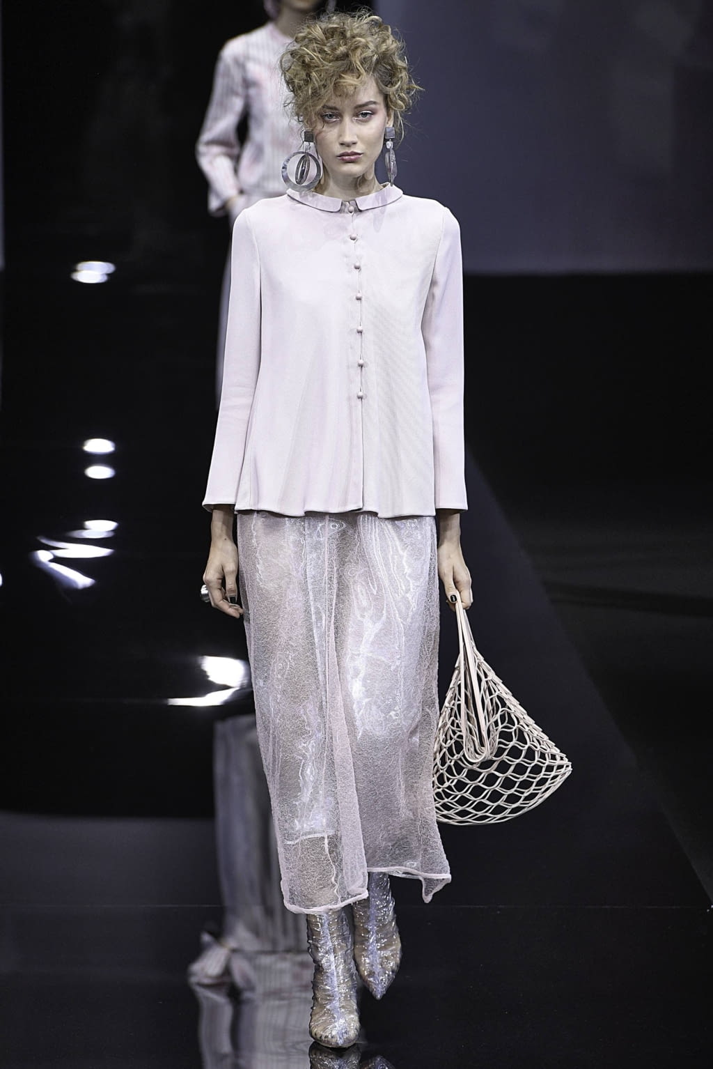 Fashion Week Milan Spring/Summer 2019 look 20 from the Giorgio Armani collection womenswear