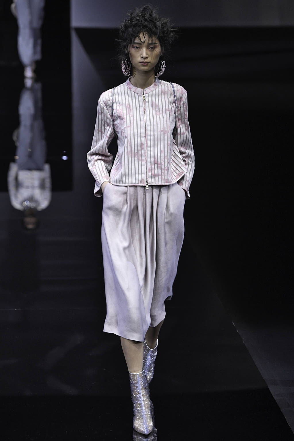 Fashion Week Milan Spring/Summer 2019 look 21 from the Giorgio Armani collection womenswear