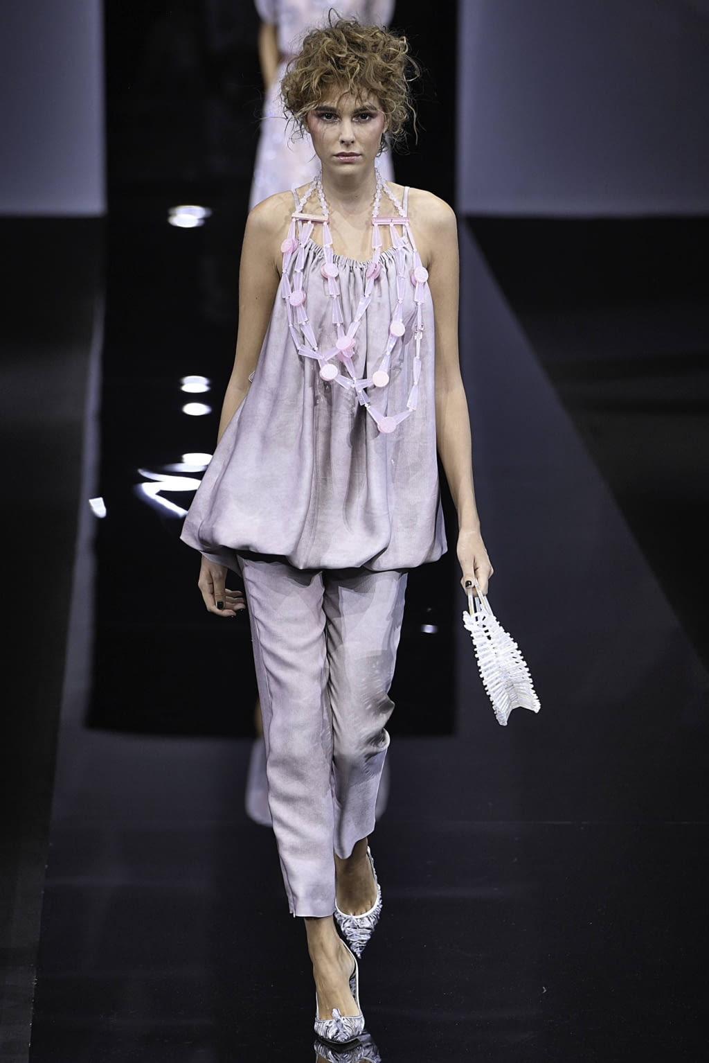 Fashion Week Milan Spring/Summer 2019 look 25 from the Giorgio Armani collection womenswear