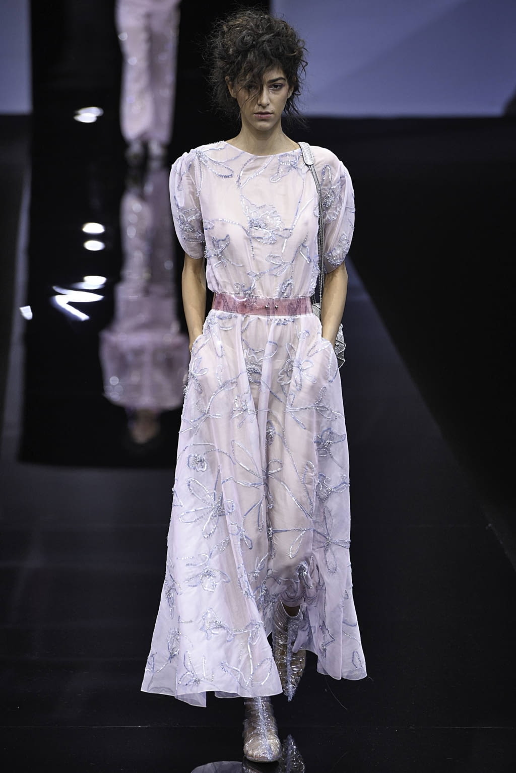Fashion Week Milan Spring/Summer 2019 look 26 from the Giorgio Armani collection womenswear