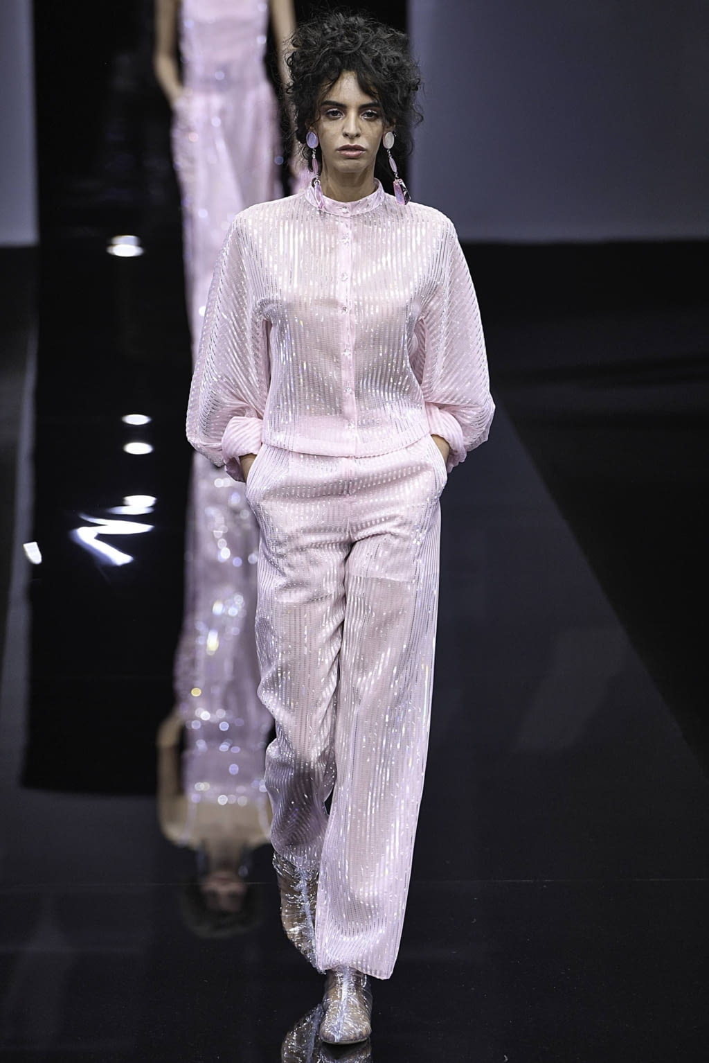 Fashion Week Milan Spring/Summer 2019 look 27 from the Giorgio Armani collection womenswear