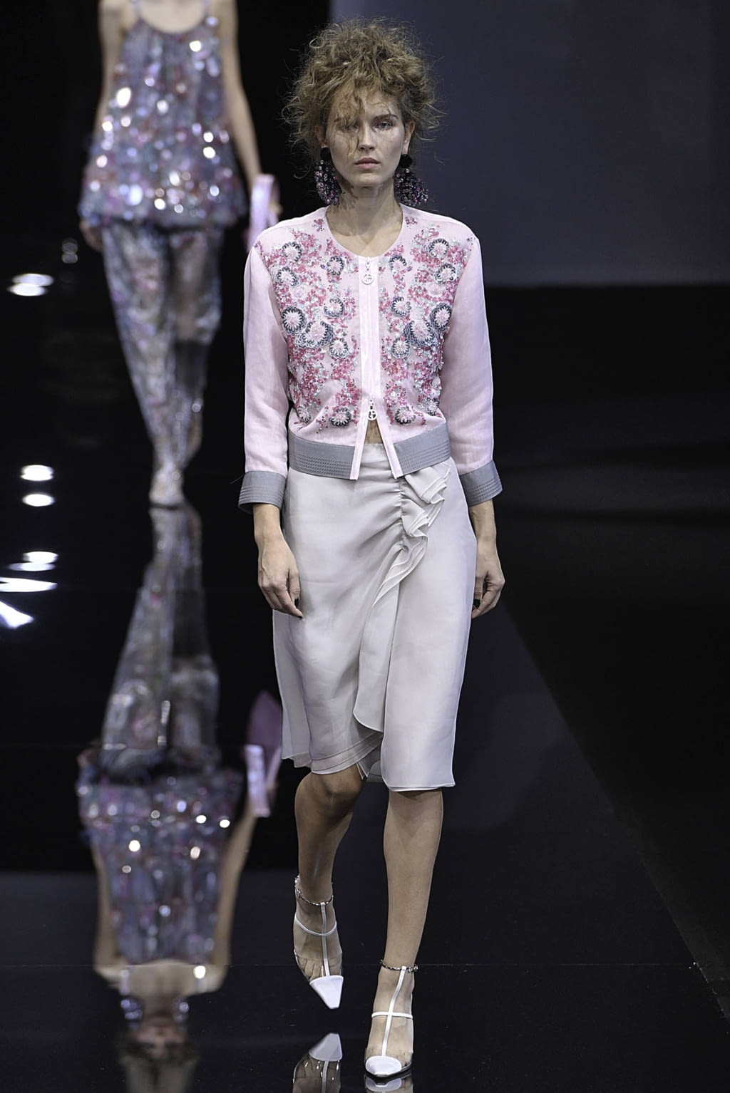 Fashion Week Milan Spring/Summer 2019 look 29 from the Giorgio Armani collection womenswear