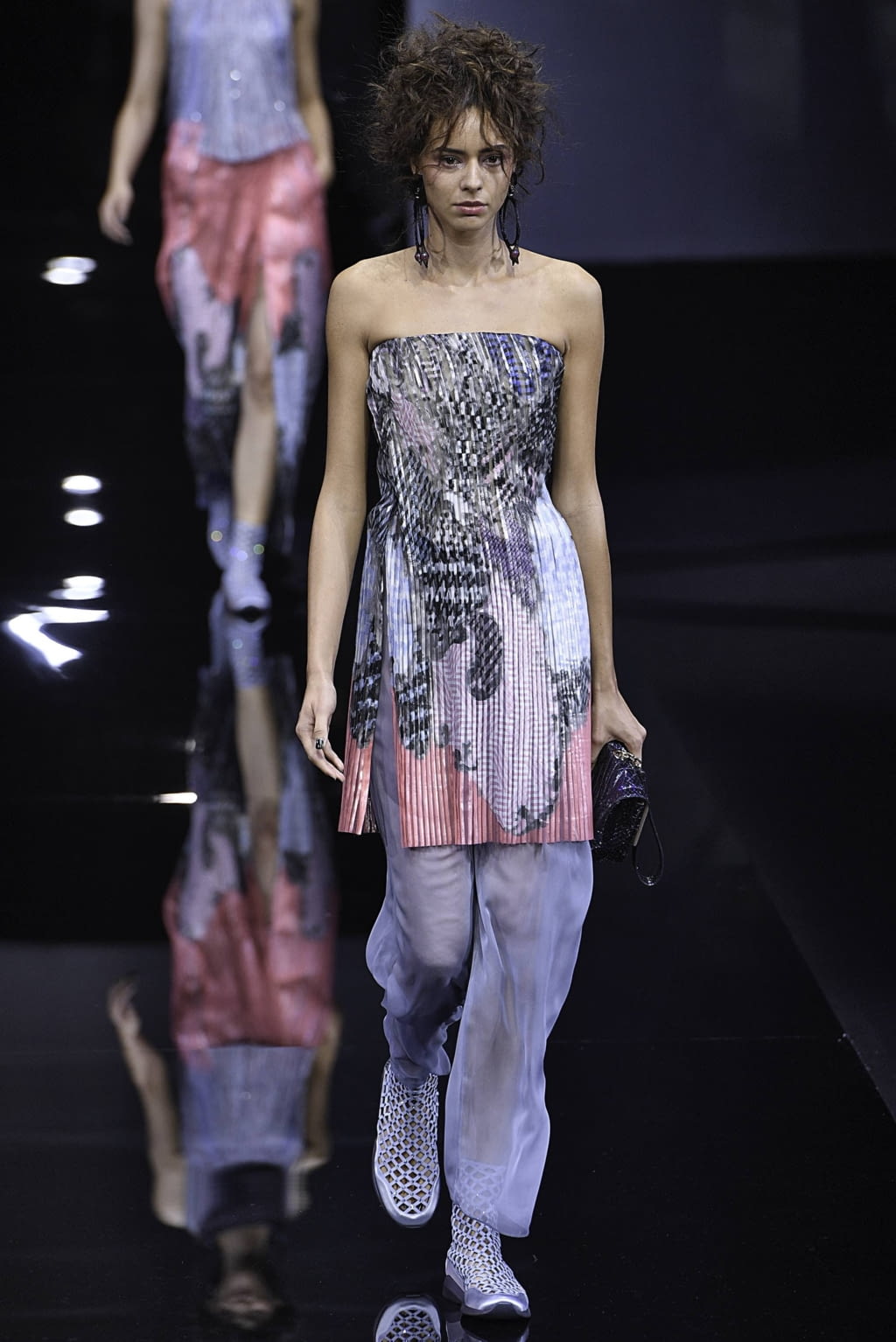 Fashion Week Milan Spring/Summer 2019 look 31 from the Giorgio Armani collection womenswear