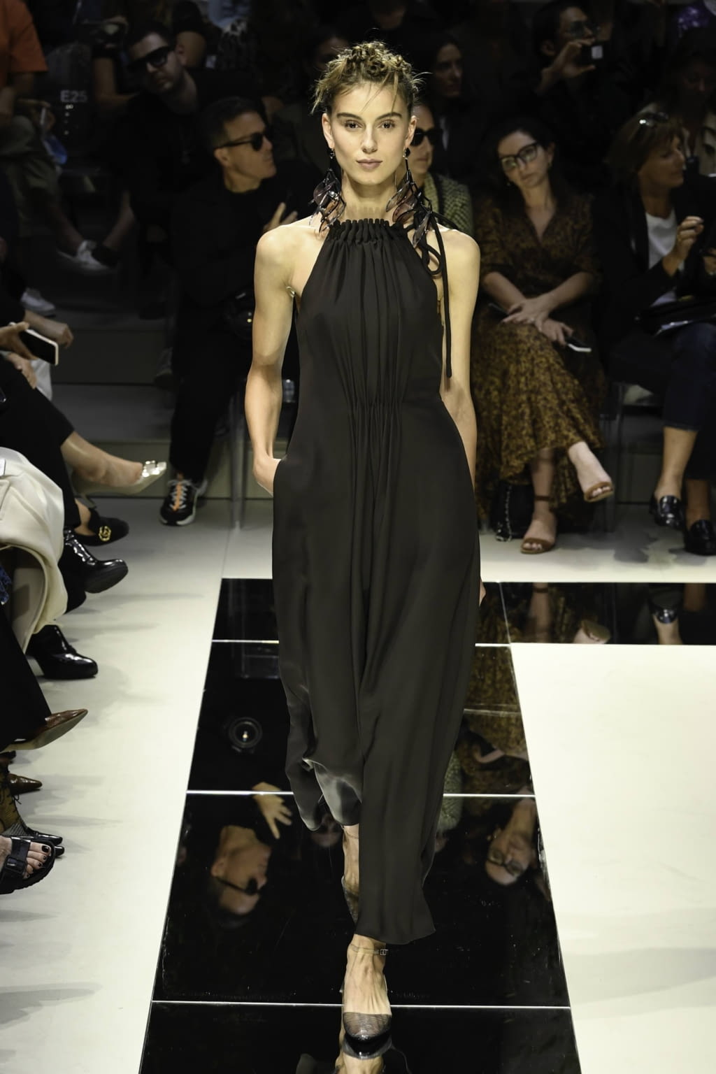 Fashion Week Milan Spring/Summer 2020 look 8 from the Giorgio Armani collection womenswear