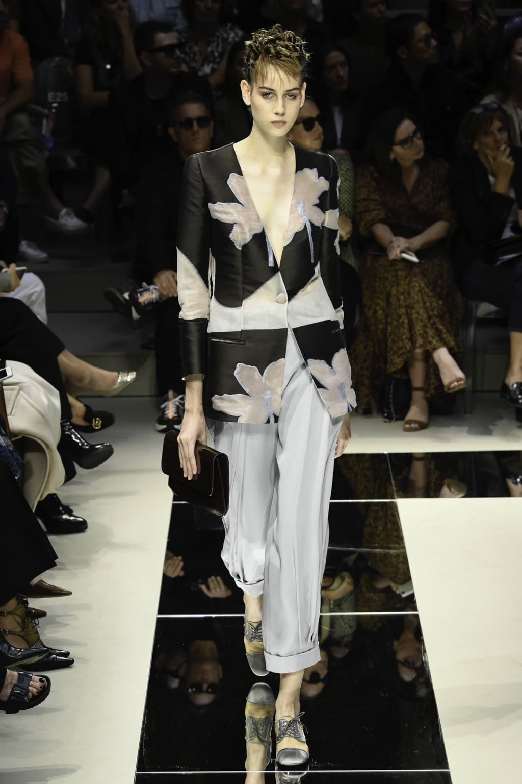 Fashion Week Milan Spring/Summer 2020 look 28 from the Giorgio Armani collection womenswear